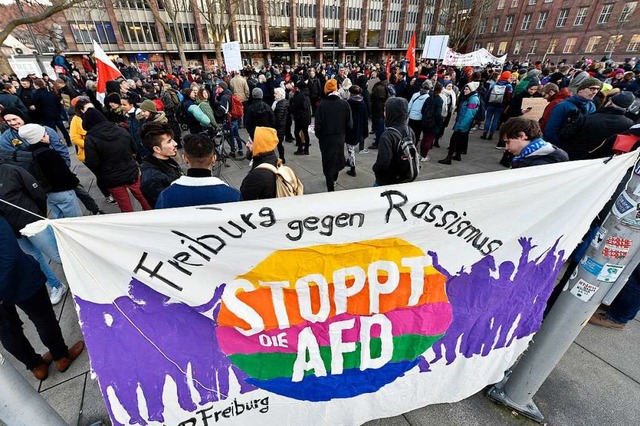 Demonstration in Freiburg gegen die Af...latz der Alten Synagoge am Donnerstag.  | Foto: Thomas Kunz