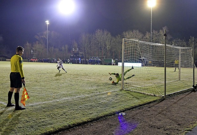 Ein aus KSC-Sicht enttuschendes Spiel...n in Vlklingen dem 1. FC Saarbrcken.  | Foto: Oliver Dietze (dpa)
