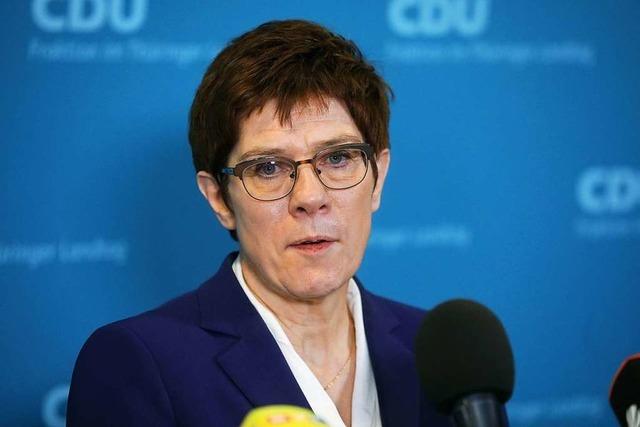 Kramp-Karrenbauer dringt vorerst nicht mehr auf Neuwahl in Thüringen