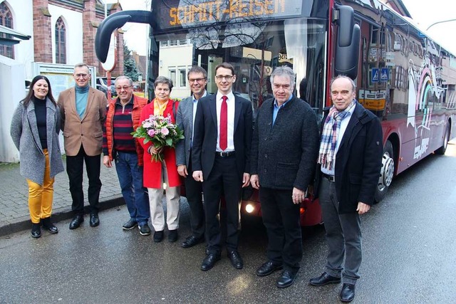 Zum Konzessionswechsel der Buslinie 29...l Meier, Helmut Mursa, Michael Bruder.  | Foto: Horst David