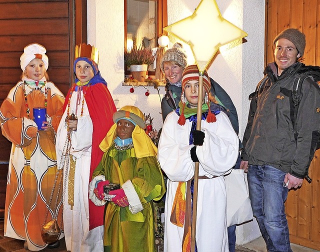 Die Sternsinger der Seelsorgeeinheit S...o zeigt eine Gruppe aus dem Jahr 2017.  | Foto: Hansjrg Bader