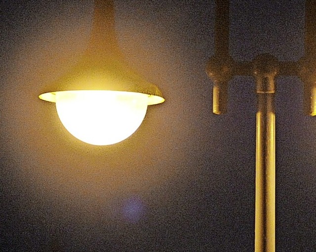 Mehr Beleuchtung zwischen Steinenstadt und Schliengen fordert eine Leserin.  | Foto: dpa