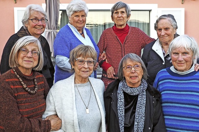 Starke Frauen in Stegen: Brigitte Piet...rga Rehmann-Linden (vorne von links).   | Foto: Susanne Schroeder