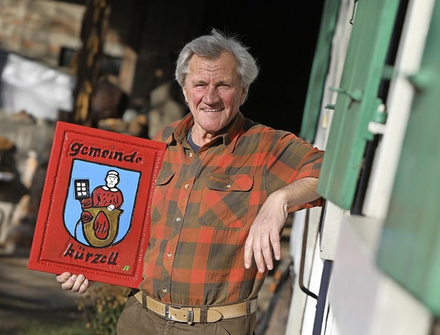 Gut sichtbar will Karoly Tumele das K...tius-Wappen auf seinem Hof anbringen.   | Foto: Christoph Breithaupt