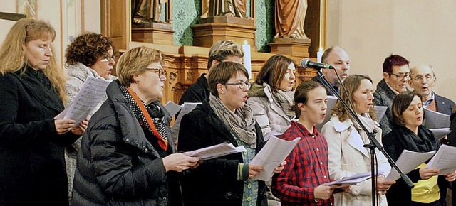 Der Familienchor &#8222;Nuove Canzone&...&#8220; mit lebendigen, neuen Liedern.  | Foto: Charlotte Frse