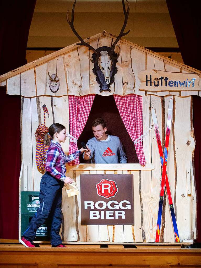 Der Berg ruft: Der Turnverein Lenzkirch hat traditionell mit seinem bunten Turnerabend die nrrische Zeit eingelutet. Der Abend stand unter dem Motto 