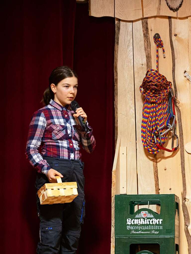 Der Berg ruft: Der Turnverein Lenzkirch hat traditionell mit seinem bunten Turnerabend die nrrische Zeit eingelutet. Der Abend stand unter dem Motto 