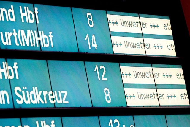 Nach und nach soll der Fernverkehr in ganz Deutschland eingestellt werden.  | Foto: Bodo Marks (dpa)