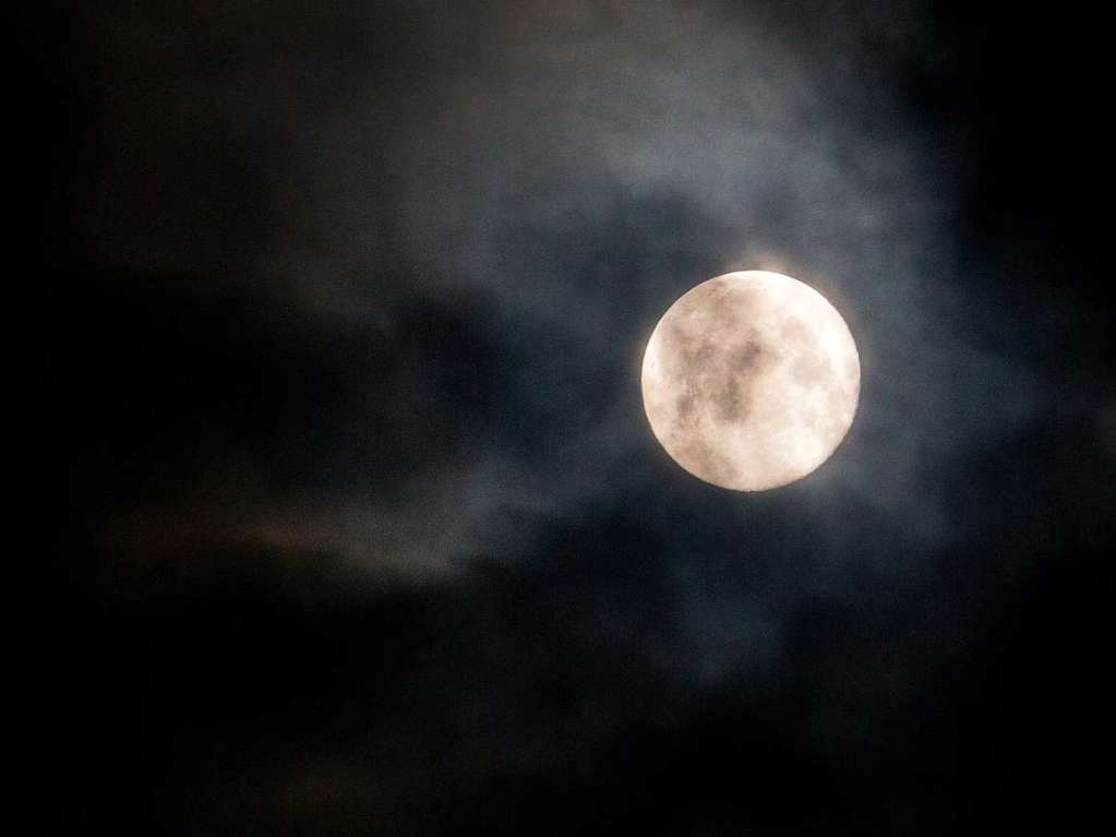 Das Orkantief erreichte Deutschland bei Vollmond.