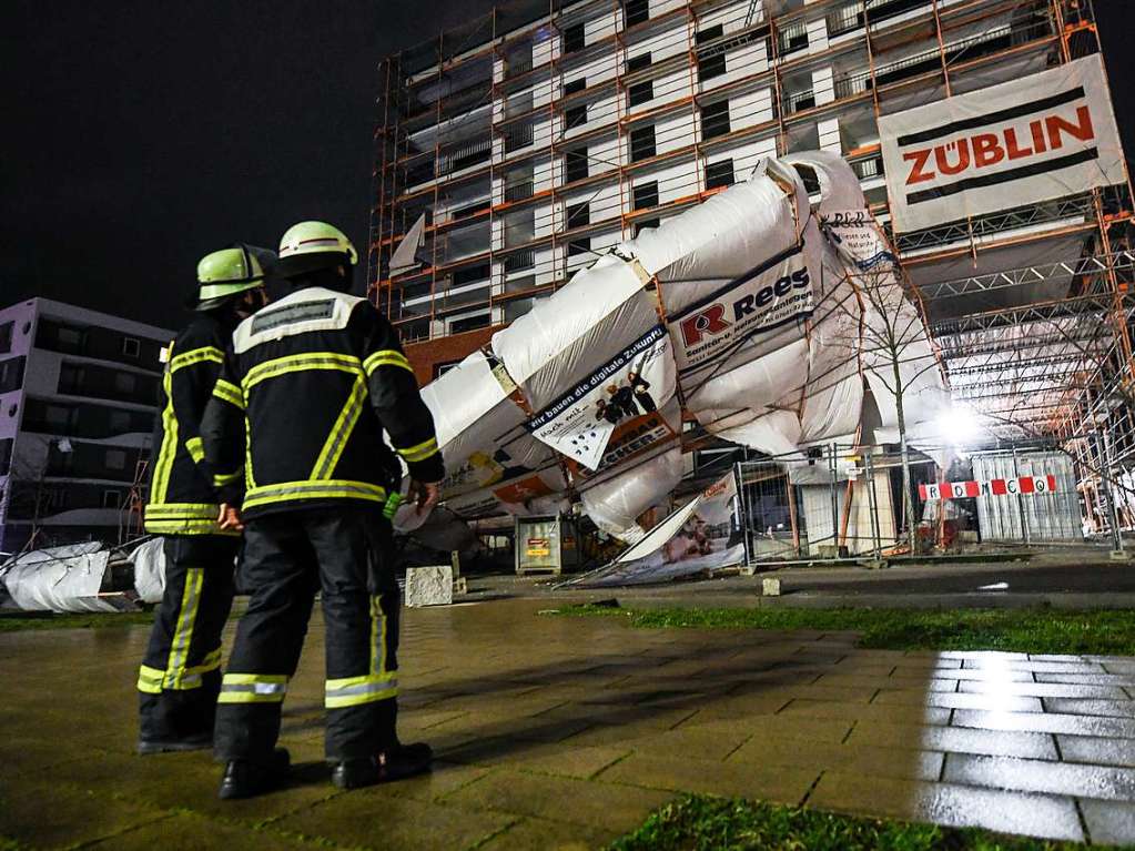 Umgestrztes Baugerst in Freiburg.