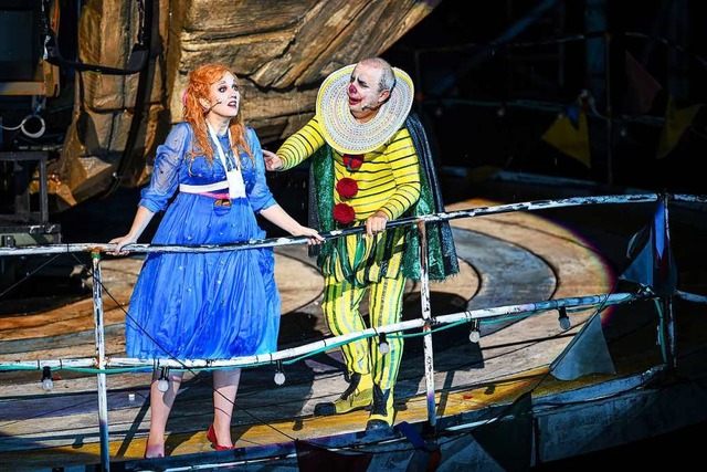 Eine Szene aus der Oper Rigoletto von ...en Sommer in Bregenz aufgefhrt wurde.  | Foto: Felix Kstle (dpa)