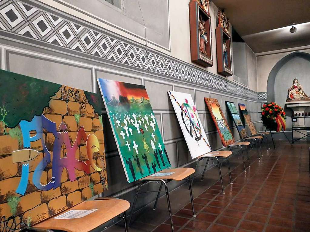 Streetart-Gemlde von Jugendlichen des Faust-Gymnasiums Staufen und dessen Partnerschule in Cernay, die im Rahmen eines deutsch-franzsischen Projekts zum Thema „Friede und Vershnung“ entstanden