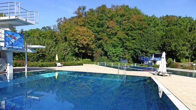 Die Eintrittspreise fr das Schwimmbad bleiben erstmal gleich.   | Foto: Gaby Landschtz