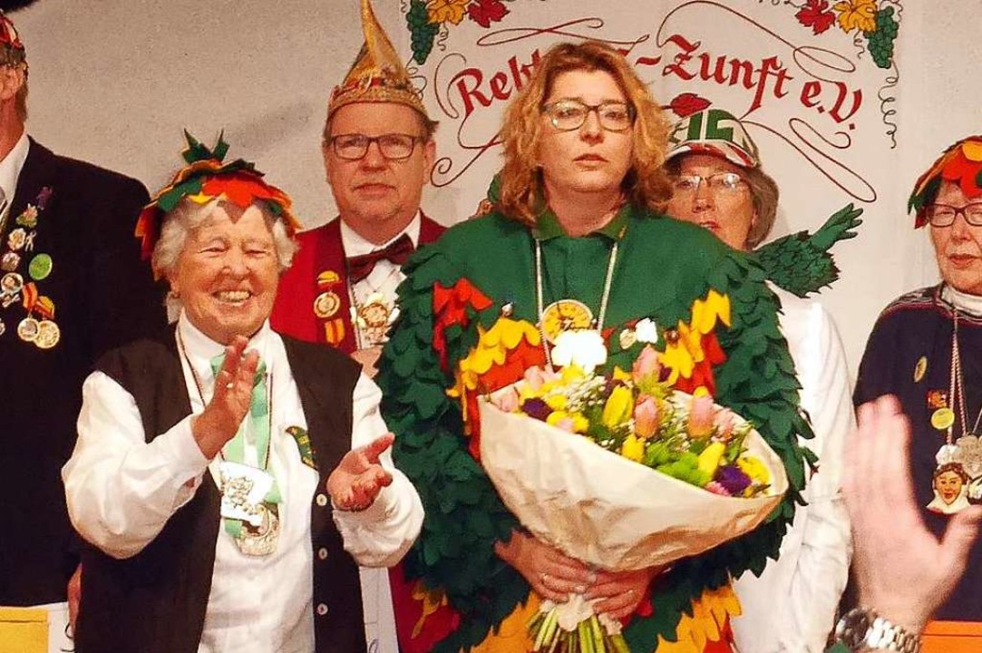 Die Goldene Ehrennadel der Reblaus-Zun...ichte Vize-Zunftvgtin Bianca Schwehr.  | Foto: privat