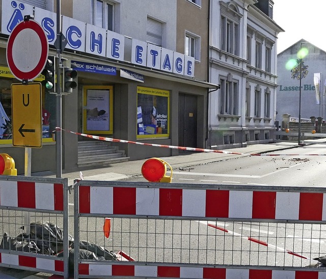 Die Belchenstrae war wegen herabfallender Ziegel vorbergehend gesperrt.   | Foto: Maurice Mommer