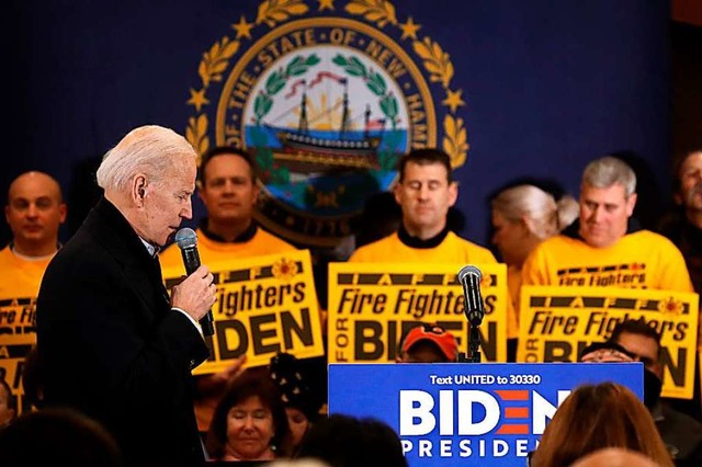 Immerhin. Die Feuerwehrleute aus New H...chern Joe Biden ihre Untersttzung zu.  | Foto: JUSTIN SULLIVAN (AFP)