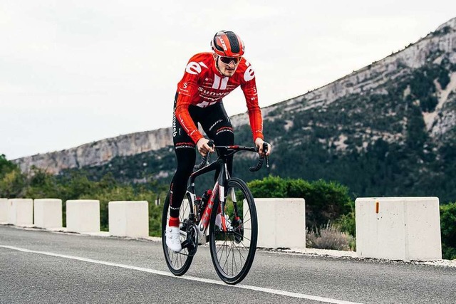 In neuem Gewand: Nico Denz bei Trainingsfahrten in Alicante, Spanien  | Foto: Team Sunweb / Vincent Riemersma