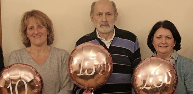 Treue Mitglieder im Kirchenchor von Es...Eberhard Schmitt und Claudia Zhringer  | Foto: Anni Wei