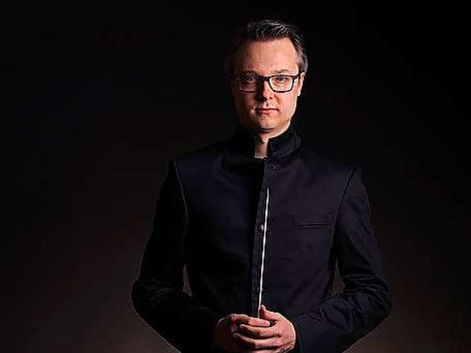Dirigiert wird das Orchester vom mehrfach ausgezeichnete Finnen Joonas Pitknen  | Foto: Fabio Testa