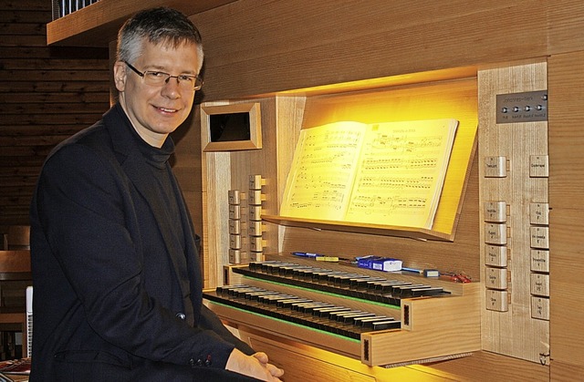 Maierhofer an der Orgel in der Paul-Gerhardt-Kirche Kollnau.   | Foto: Hildegard Karig