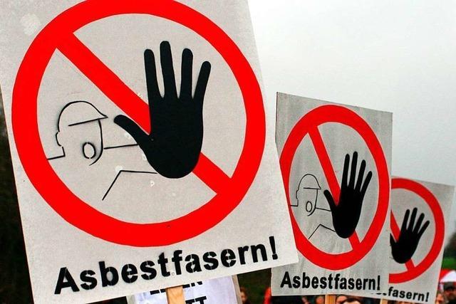 Geldstrafe fr Handwerker, der Mitarbeiter ohne Schutzanzge mit Asbestplatten hantieren lie