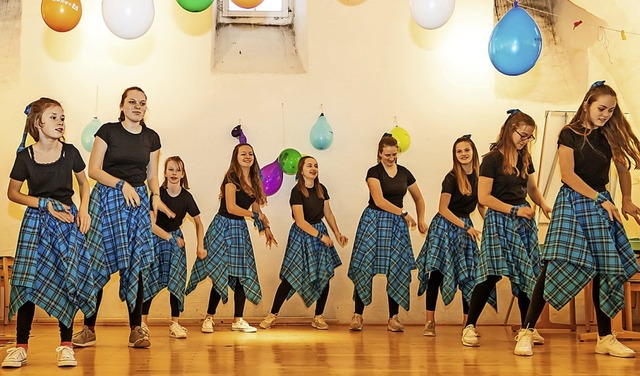 Das Jugendballett unter Leitung der  T...ollen Auftritt bei der Seniorenfasnet.  | Foto: Christiane Seifried