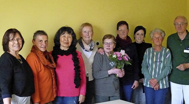 Die Helferinnen des Besuchsdienstes de...in Dorothea Kusche (Vierte von rechts)  | Foto: Helios Rosmann Klinik Breisach