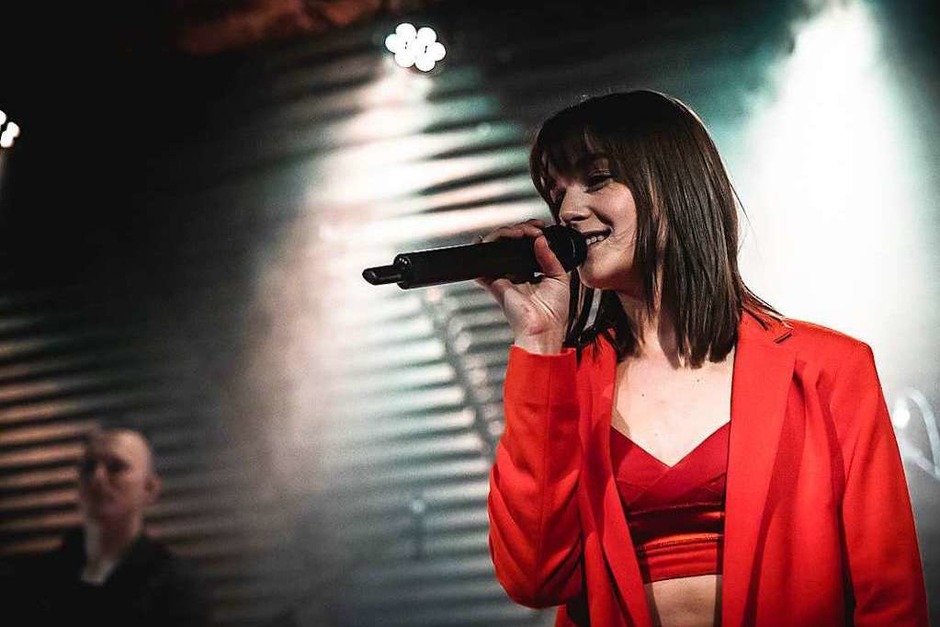 Lotte bei ihrem Auftritt im Freiburger Jazzhaus. Support kam von der Band Klan. (Foto: Janos Ruf) Lotte bei ihrem Auftritt im Freiburger Jazzhaus. Support kam von der Band Klan. (Foto: Janos Ruf)