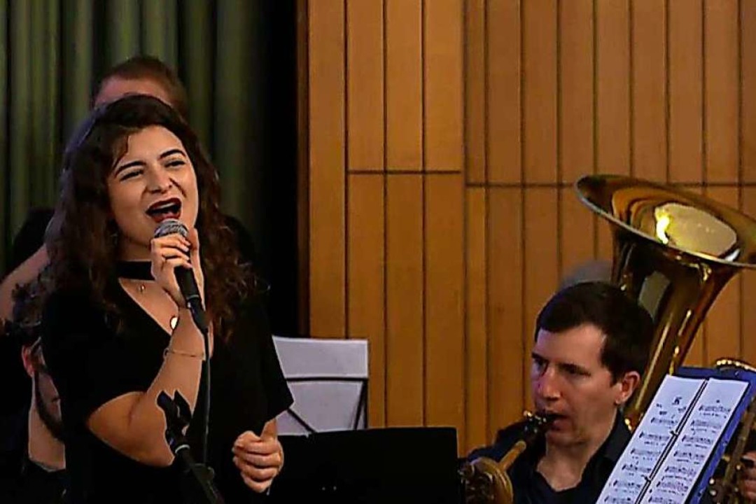 Egzona Hyseni ist die neue Sngerin der Uni-Big-Band Freiburg  | Foto: privat