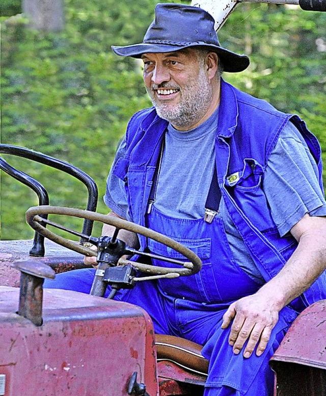 Im Element war Werner Scheu auch als Nebenerwerbslandwirt auf seinem Traktor.   | Foto: Wolfgang Scheu