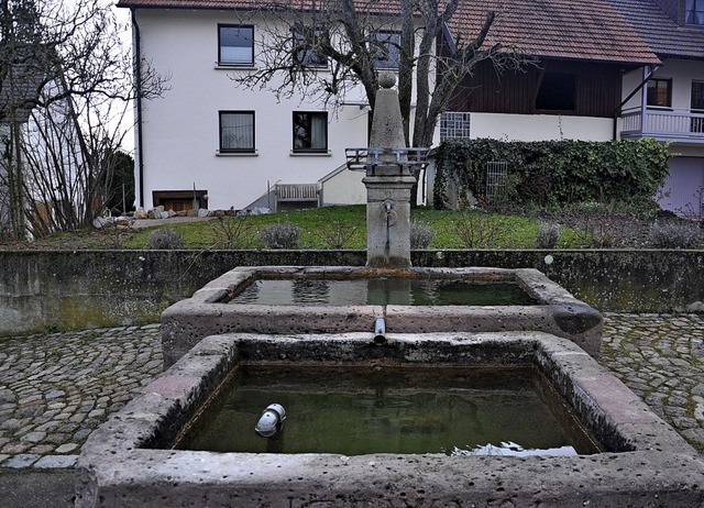 Brunnenwasser (hier in Kandern-Gupf)  ...davon viel zu viel in der Klranlage.   | Foto: Jutta Schtz