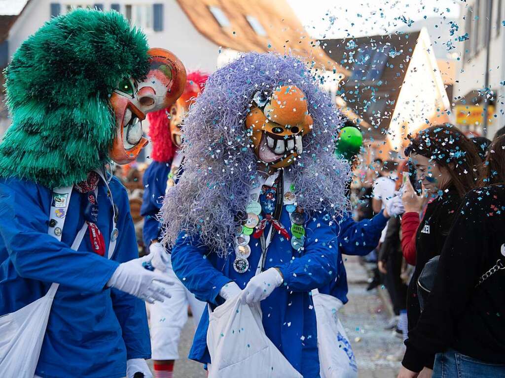 Narren in den Bugginger Straen beim groen Jubilumsumzug