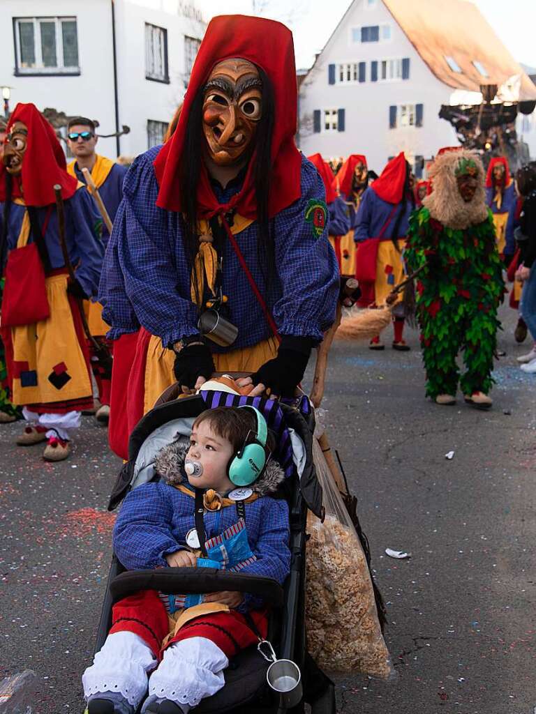 Narren in den Bugginger Straen beim groen Jubilumsumzug