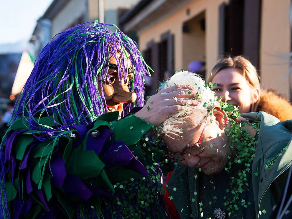 Narren in den Bugginger Straen beim groen Jubilumsumzug