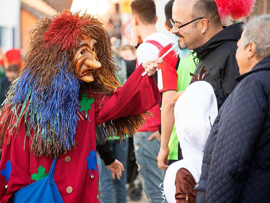 Narren in den Bugginger Straen beim groen Jubilumsumzug