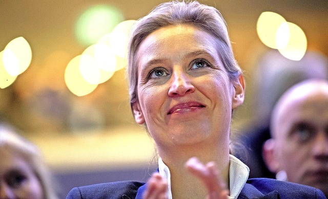 Alice Weidel freut sich ber ihre Wahl.  | Foto: Marijan Murat (dpa)