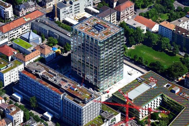 Eigentlich htte das Biozentrum Basel ...chnet nun mit einer Erffnung in 2021.  | Foto: Erich Meyer