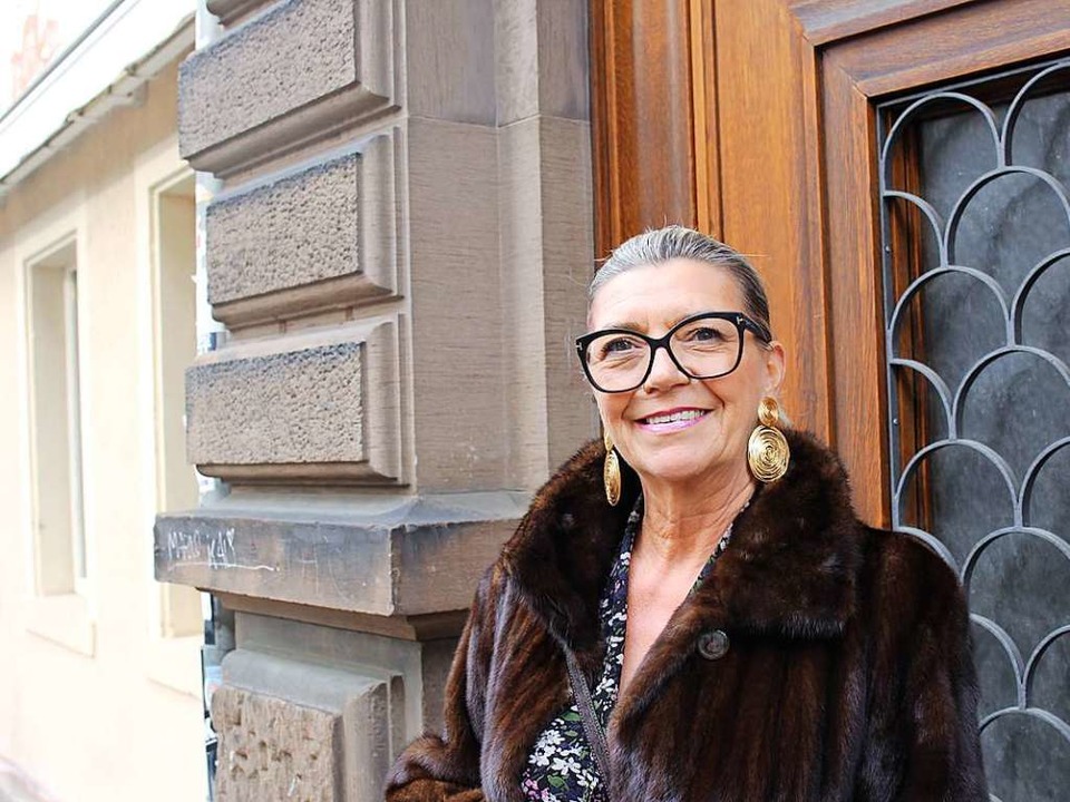 Ohne Schmuck geht sie nicht aus dem Haus.  | Foto: Aaron Hohberger