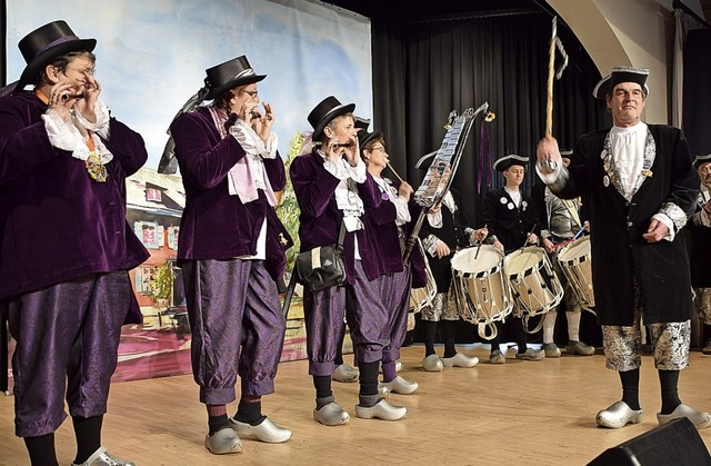 Der Stadtspielmannszug spielte bei der...renfasnacht in der Alten Halle Haagen.  | Foto: Heidemarie Wussler