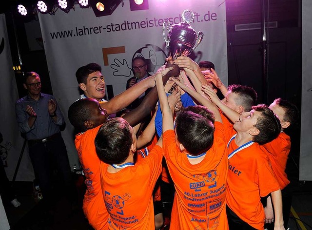 Der Pokal gehrt uns!  | Foto: Pressebro Schaller
