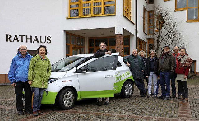 Sie wollen ein Carsharing-Angebot auch...er, Carsten Schulz und Nicole Fischer.  | Foto: Christoph Breithaupt