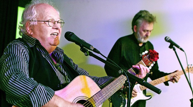 Armand Geber (links) und Eric Gracia b... das Publikum im Kulturkeller Koffer.   | Foto: Heidi Fel