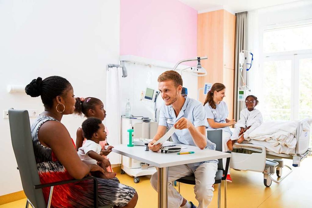 In der Pflege-Ausbildung stehen die Patienten im Mittelpunkt.  | Foto: Universitätsklinikum Freiburg