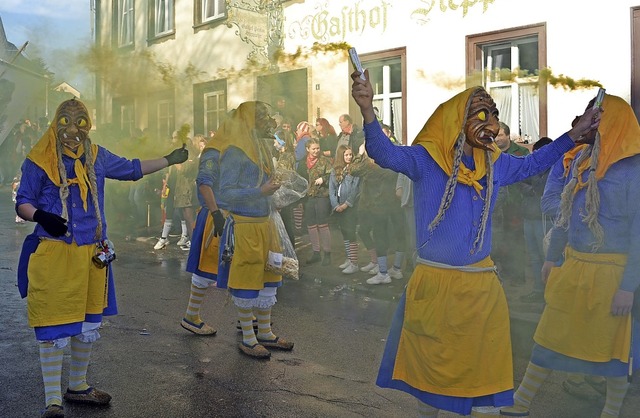 42 Gruppen beteiligten sich am Umzug i...r Teilnehmer war allerdings begrenzt.   | Foto: Liane Schilling