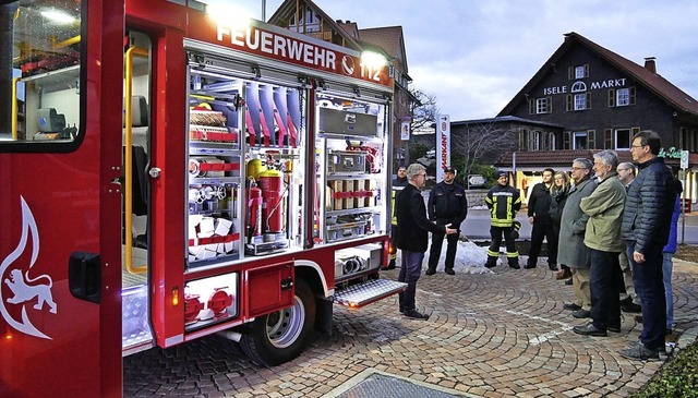 Das neue Fahrzeug  der Blasiwlder Feu...er Sitzung vorgestellt und erlutert.   | Foto: Eva Korinth