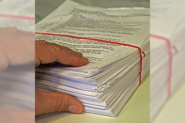 Vorlagen auf 2,2 Kilo Papier für Ratssitzung