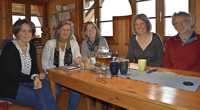 Sabine Stelz, Ingrid Birkenberger, Ann..., um den Weltfrauentag vorzubereiten.   | Foto: Thomas Biniossek