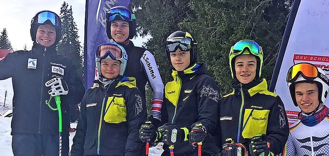 Das SVS-Team in Garmisch, mit zwei Ren...r, Pirmin Burger und Louis Ehret (SSV)  | Foto: Martin Siegmund