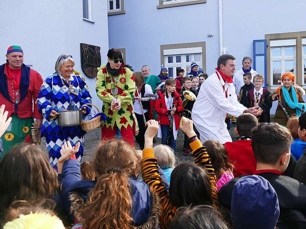 Mit Radau und schnen Verkleidungen haben die Narren bis Mittwoch die Macht in Bad Krozingen bernommen.