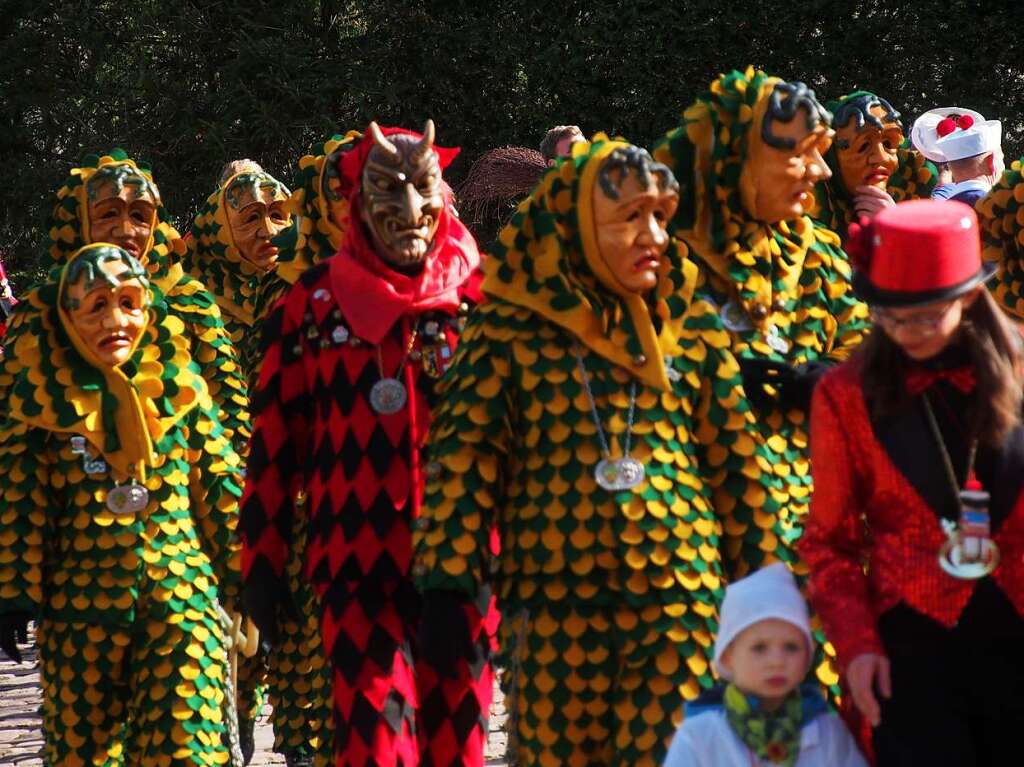 Die Hllenzunft sorgte bei der Rathausstrmung in Kirchzartren wieder fr ein buntes nrrisches Spektakel.